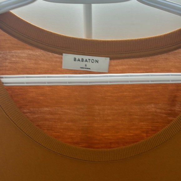 Aritzia too size small - Picture 2 of 2